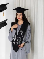 ⁦عباية تخرج رمادي أنيق⁩ - الصورة ⁦4⁩